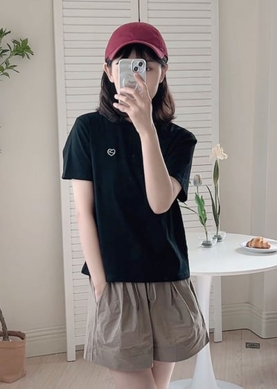 witharch刺繡彈力棉Tee-黑1