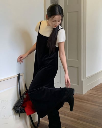 復古絲絨吊帶洋裝-黑2