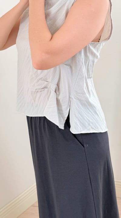 薄潤開衩造型背心8