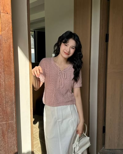 香頌圓領排釦針織衫-粉3