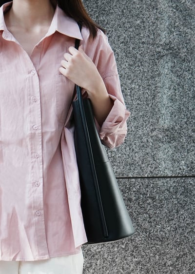 極簡大容量肩背包(真皮)5