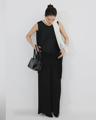 流動壓褶鬆緊褲-黑2