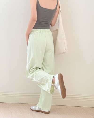 薄荷色薄款休閒長褲-綠3