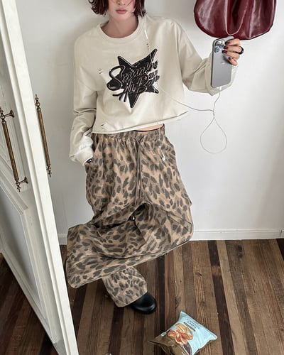 時髦豹紋工裝褲-咖2