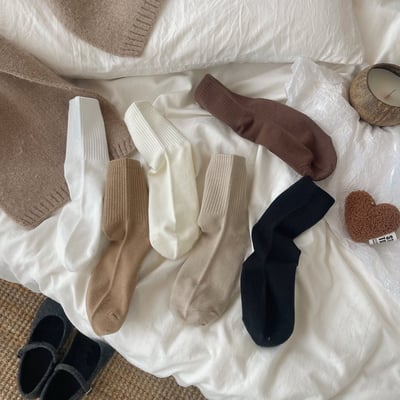 春夏款柔軟吸汗 透氣防臭 純色簡約百搭女生襪   582