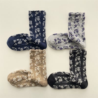 日系亮絲浮雕花朵中筒襪 391