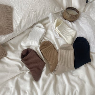春夏款柔軟吸汗 透氣防臭 純色簡約百搭女生襪   581