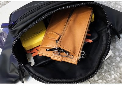 中性 字母設計 多功能簡約胸包 戶外防水包 5566