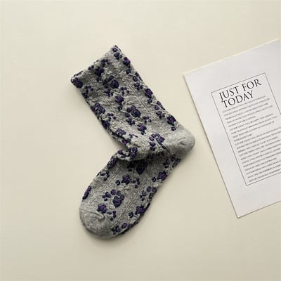 日系亮絲浮雕花朵中筒襪 398