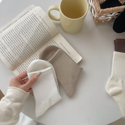 春夏款柔軟吸汗 透氣防臭 純色簡約百搭女生襪   583