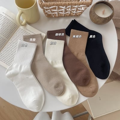 春夏款柔軟吸汗 透氣防臭 純色簡約百搭女生襪   584