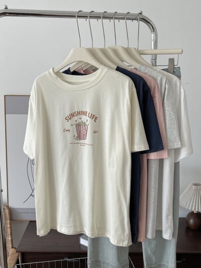 奶油杏色印花短袖T恤 女圓領寬鬆純棉 夏季薄款休閒上衣 韓版百搭 清新 氣質 時尚 潮流 n600079