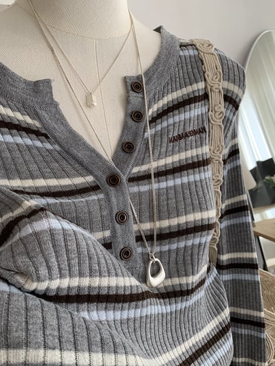 早秋美式復古撞色條紋針織衫 韓系胸前刺繡V領鈕扣長袖毛衣 修身顯瘦上衣4