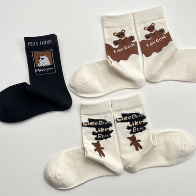 卡通學院風 撞色字母中筒襪  923