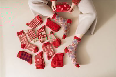 紅色喜慶中筒襪 121
