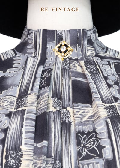 冷灰色藝術透圖飛鼠袖上衣6