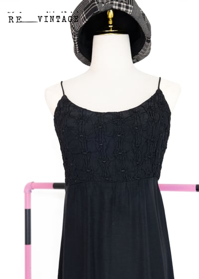 『紐約寶物』氣質の抓皺紋路黑色細肩帶洋裝4