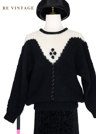 V型黑白序曲溫柔的夢針織毛衣1