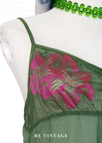 森林薄霧粉花顯露細肩帶背心5