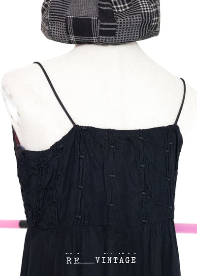 『紐約寶物』氣質の抓皺紋路黑色細肩帶洋裝6