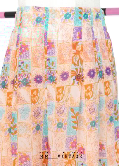 小花朵在格紋裡淡橘子色雪紡短褲（27"）3