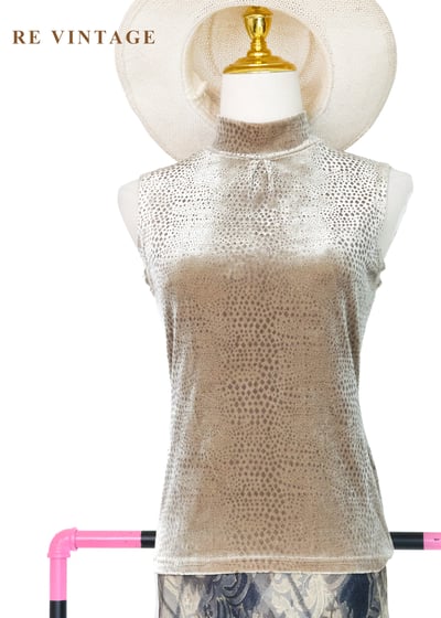 星鑽壓紋絨布背心1