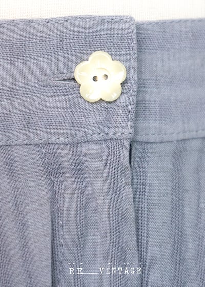 日本製 - 輕薄棉麻質料灰藍色線條短褲6