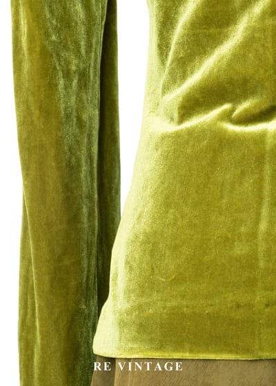 高領胸前簍空黃綠色絨布上衣11