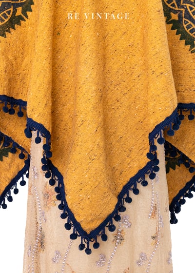 『歐洲寶物』Golden Yellow Pom Pom 漂亮披風罩衫5