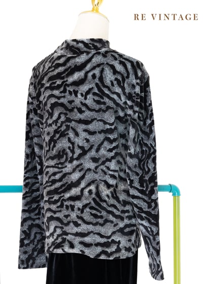 厚磅の黑色虎紋絨布上衣9