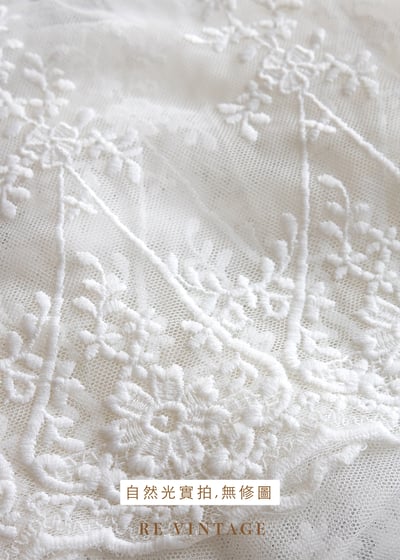 Muted Ivory 小花蕾絲長版罩衫16