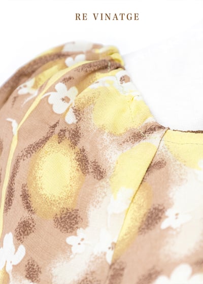 流動黃線條小白花超可愛長洋裝12