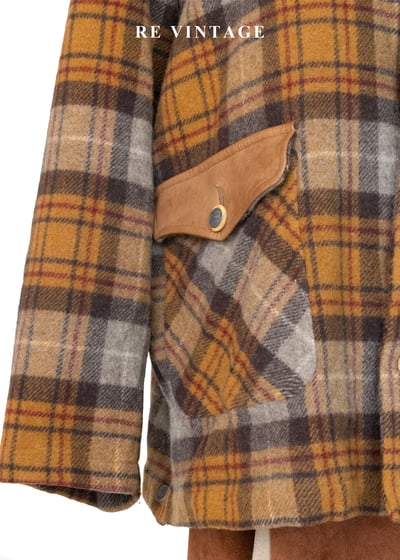 焦糖格紋毛呢拼皮革長版外套5