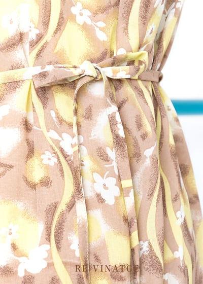 流動黃線條小白花超可愛長洋裝10