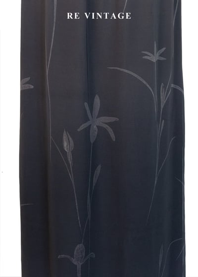 漸層灰霧中的花形線長裙（24-32"）4