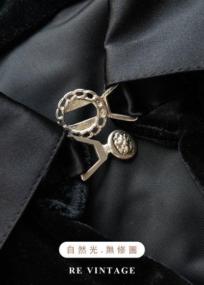 質感單品 - 銀釦靈魂黑絨連身洋裝12