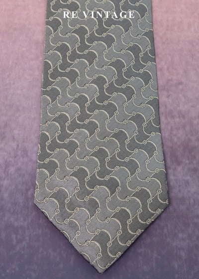 灰階流動曲線領帶7