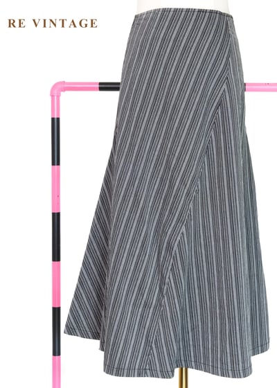 弦樂的平行時空 - 灰黑細縱紋斜裁拼接裙（25"）7