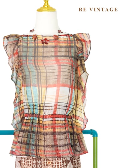 透光晨間荷葉邊格紋上衣1