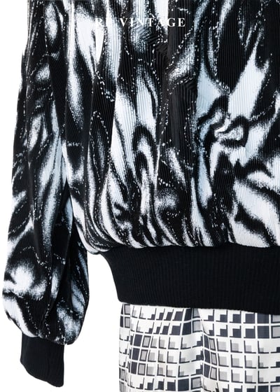 韓國製- 花印墨影翻湧褶紋外套14