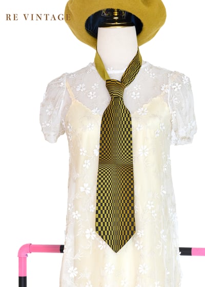 法式金光花語刺繡透膚洋裝3