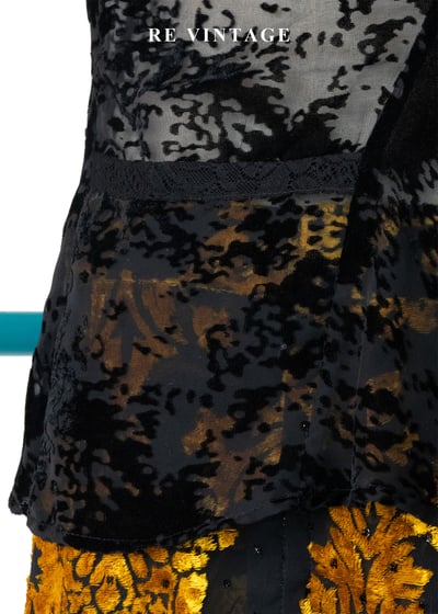 影匿森林不規則斜領透膚上衣12