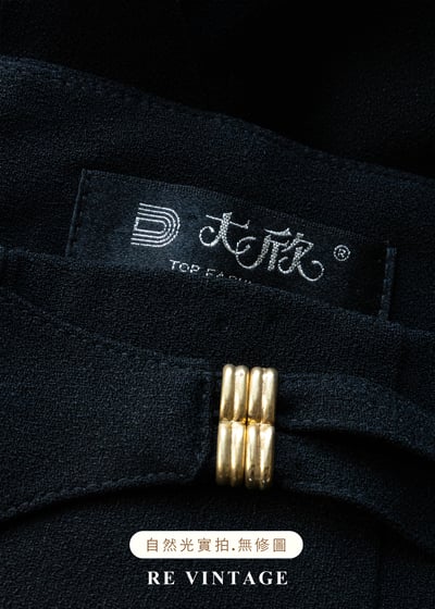 質感單品 - 高冷俐落的高腰金釦黑長裙（28"）13