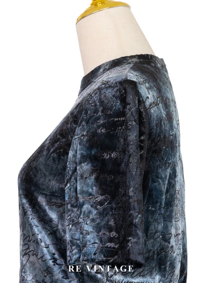 冷光藍灰調舊信紙絨布上衣7