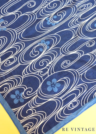 湖水裡的小花波紋小絲巾7