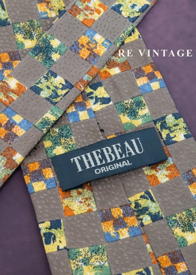 灰色世界裡の彩色方塊領帶5