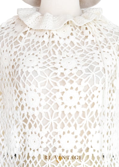 Pure white 針織小花荷葉領罩衫3