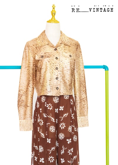 短版蛇皮斑長袖上衣1