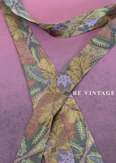 華麗的曲線與繁華交錯領帶7