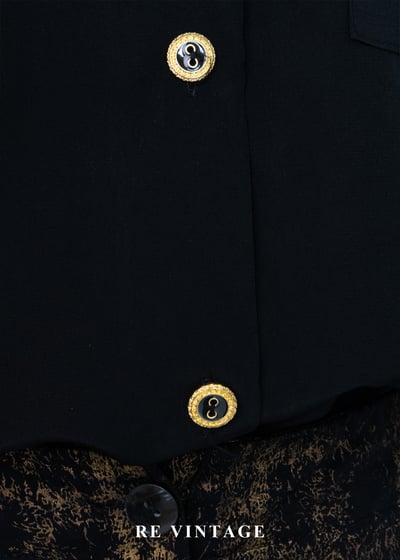 質感單品 - 法式雕花金釦鏤空領黑襯衫5